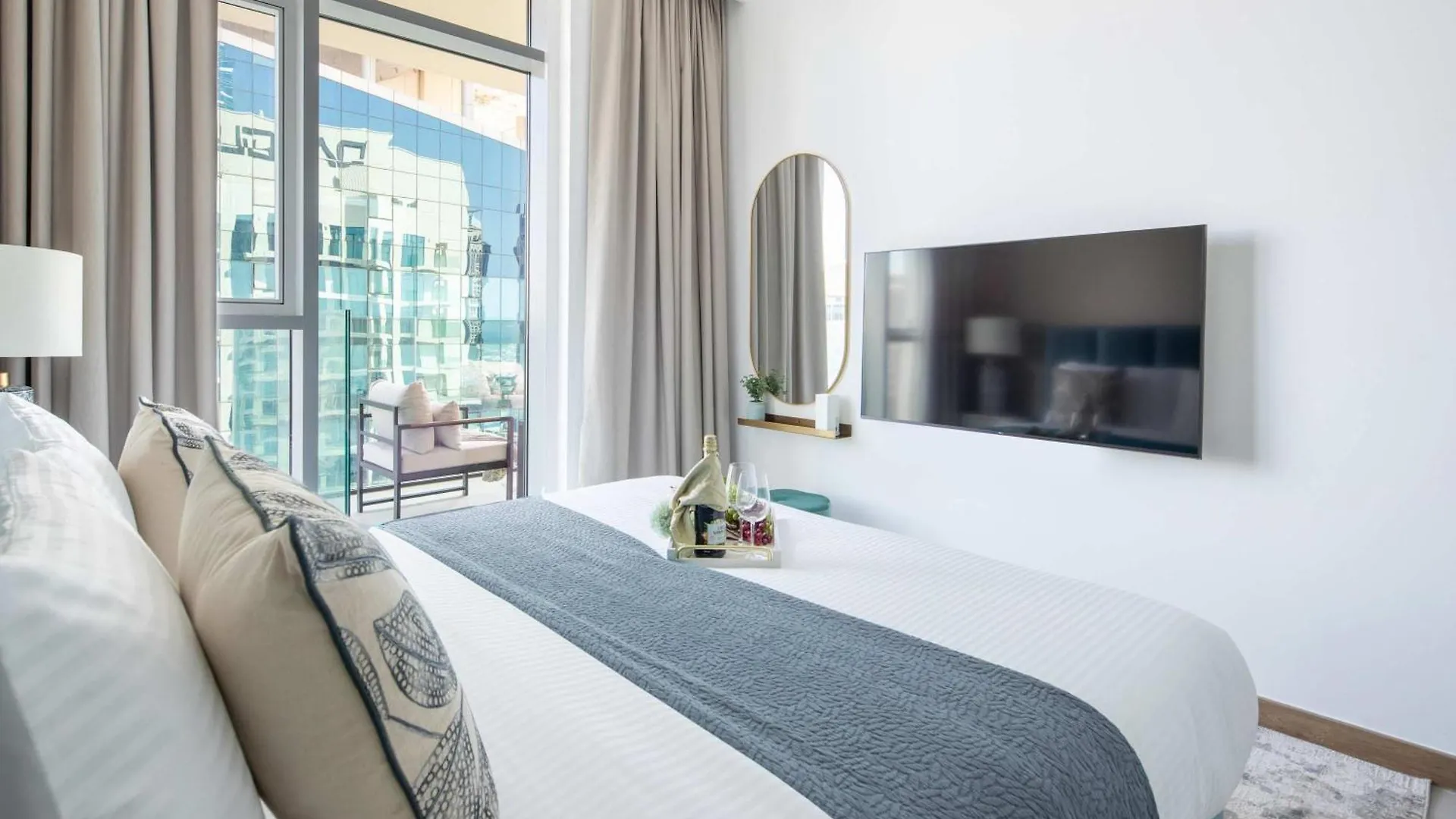 Frank Porter - Urban Oasis Dubai Apartment